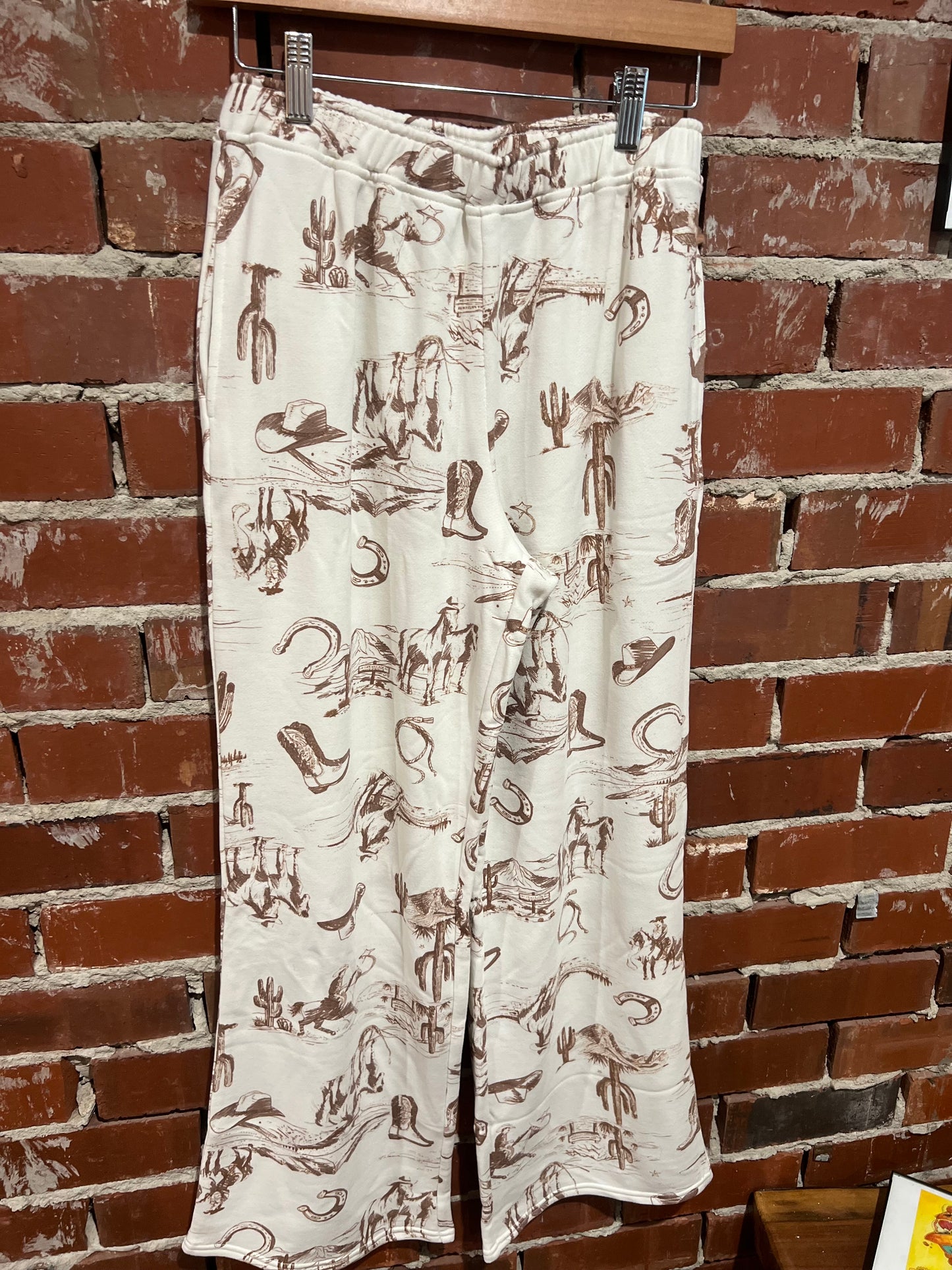 Cream Western Set - Sweatshirt & Sweatpants