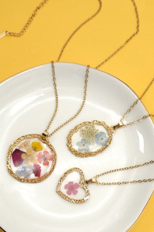 Circle Pressed Flower Necklace