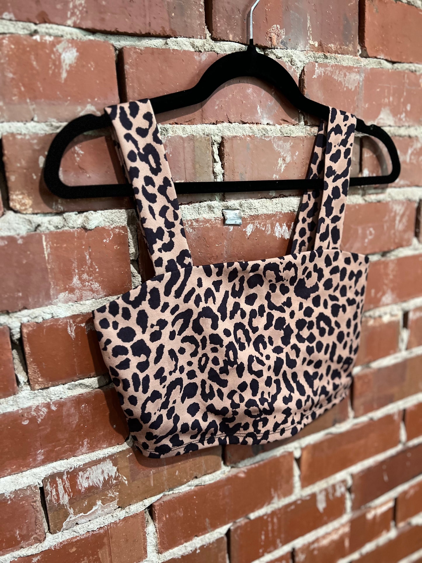 Leopard Crop